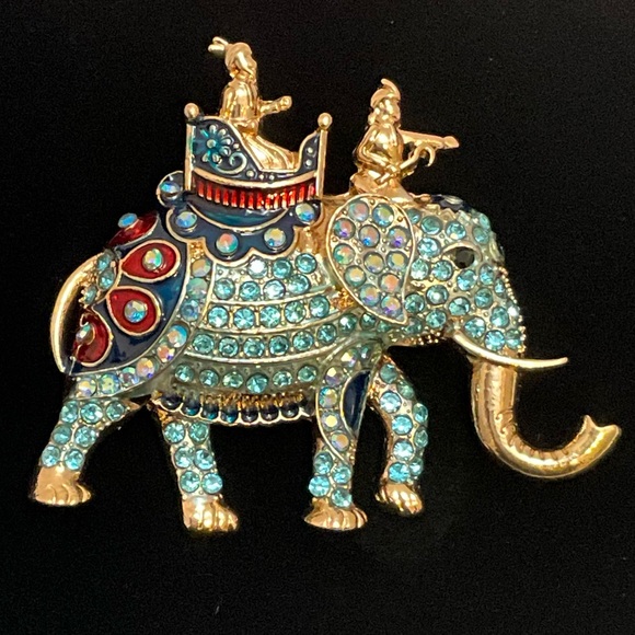 Royal Elephant Brooch Pin Gemstone Rhinestone Golden Plated Enamel Charm Pin - Picture 2 of 6